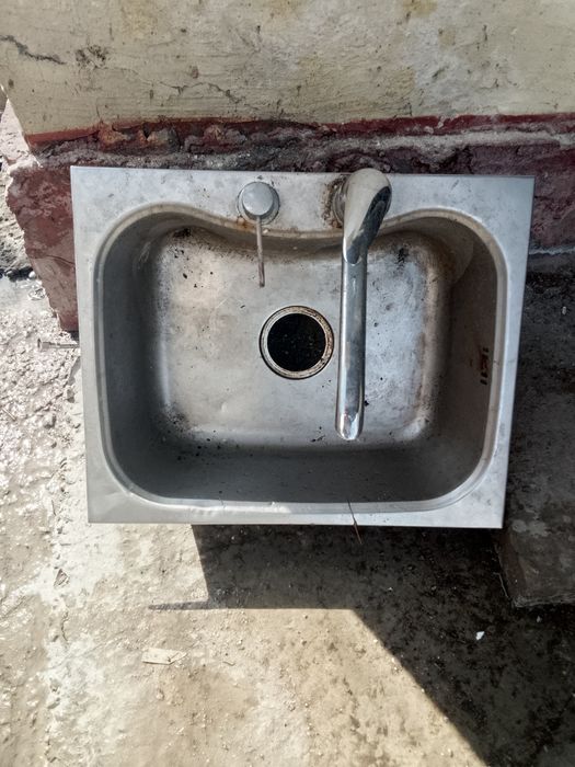 Раковина в хорошем состоянии