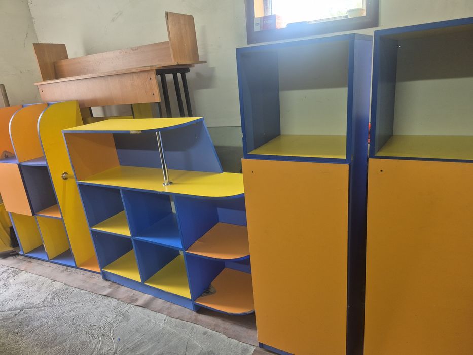 Продам стулья и парты