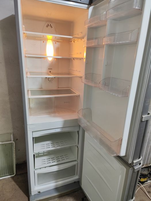 Холодильник рабочий