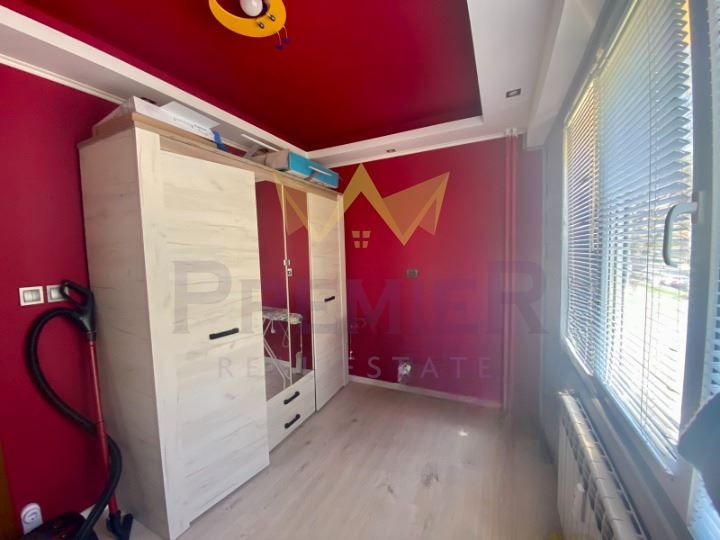 Продава се Тристаен апартамент в Перник, Изток - 73 кв.м за 1439 €/кв.м - Снимка #8