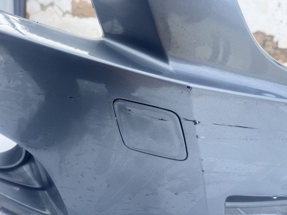 Продам бампер от кобольта с малеким царапиной