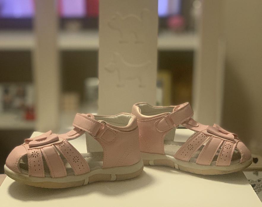 Бебешки сандали за момиче