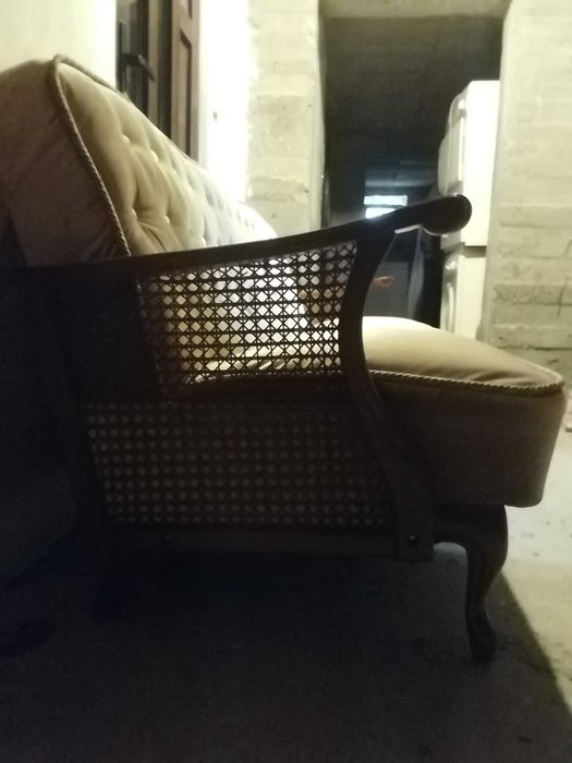 Canapea 3 locuri Lux model baroc cu tapiterie din catifea aurie