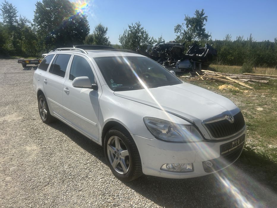 Dezmembrez/dezmembrari Skoda octavia 2 facelift 1.6 cay cutie dsg7