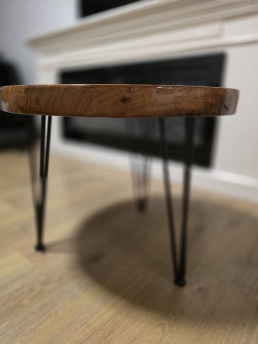 Mesa nuc și stejar cu rășină