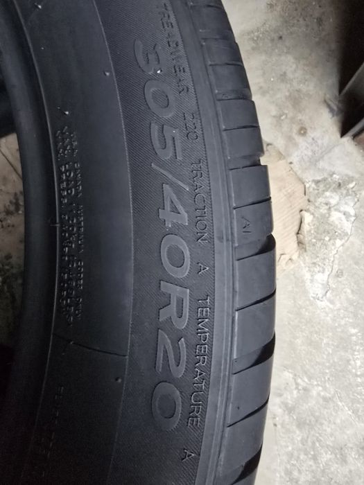 2 Anvelope Vară Hankook 305/40 R20 (RSC) Impecabile DOT3823.