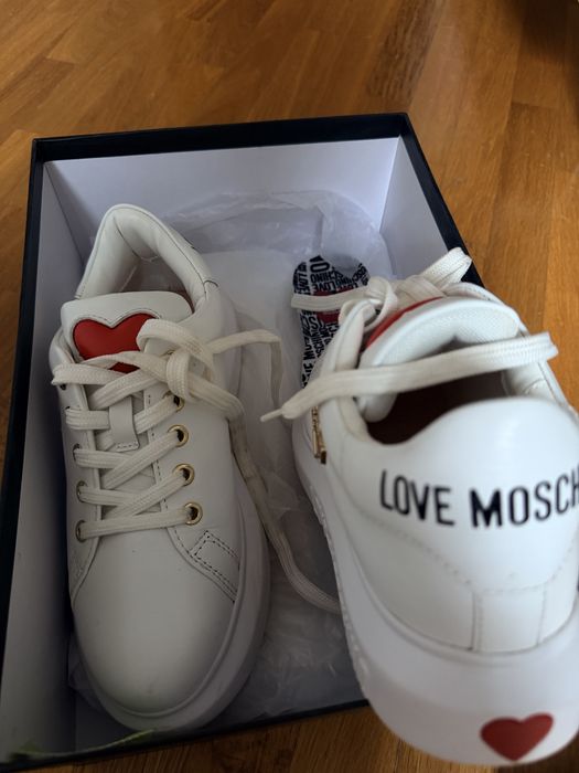 Обувки moschino