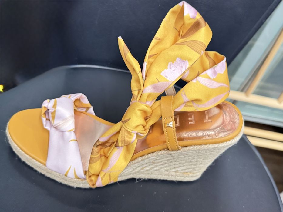 Обувки Ted Baker