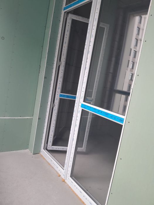 Пластиковый дверь