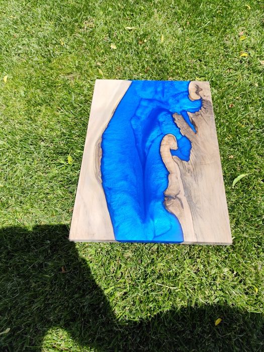 Дъска за мезета дъб орех и смола.Идеален подарък за любим човек