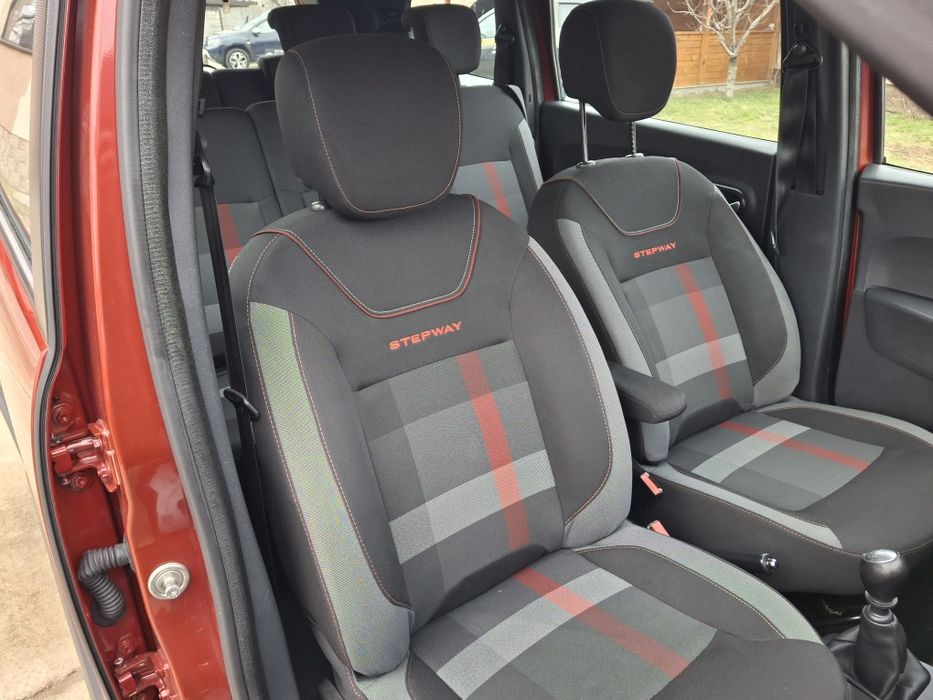Dacia lodgy stepway tehroad 1.3 tce 7 locuri Rate cu Buletinul  2019