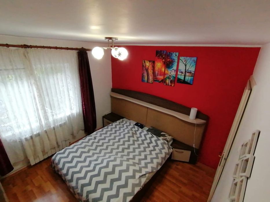 Inchirez apartament cu 3 camere