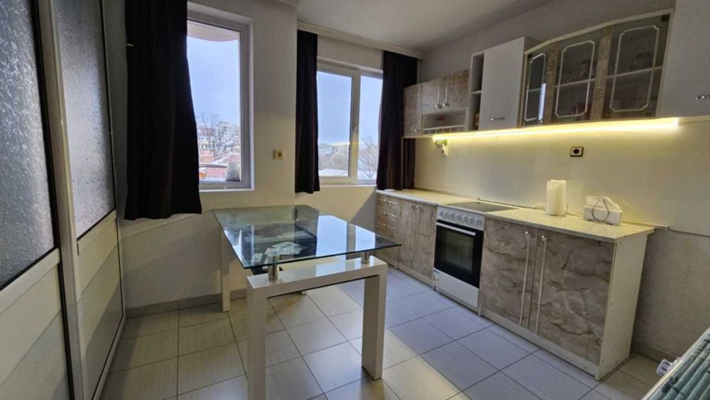 Двустаен апартамент в Кючук Париж