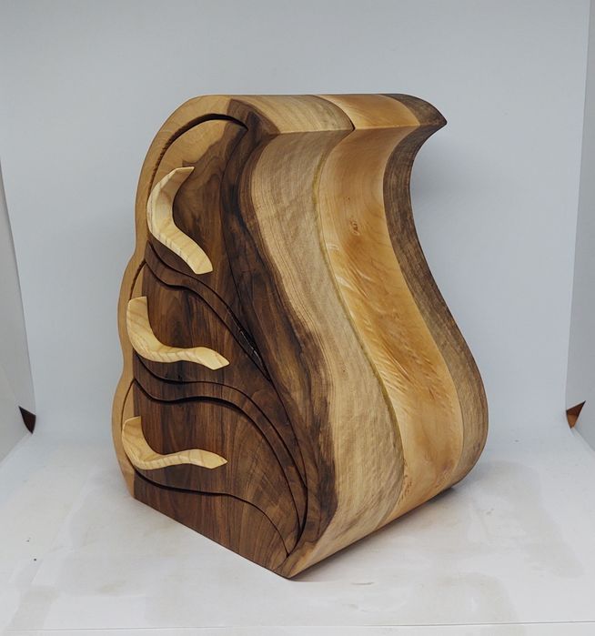 Дървена кутия за бижута