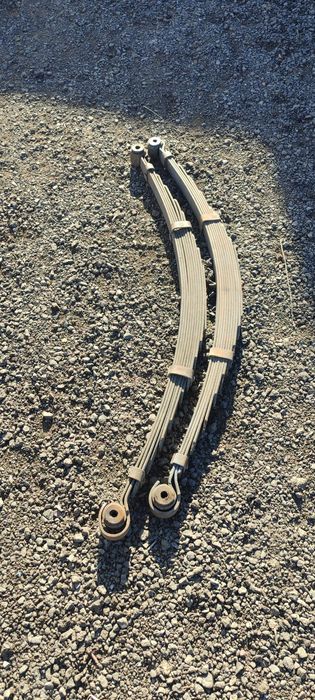 Продам рессоры .