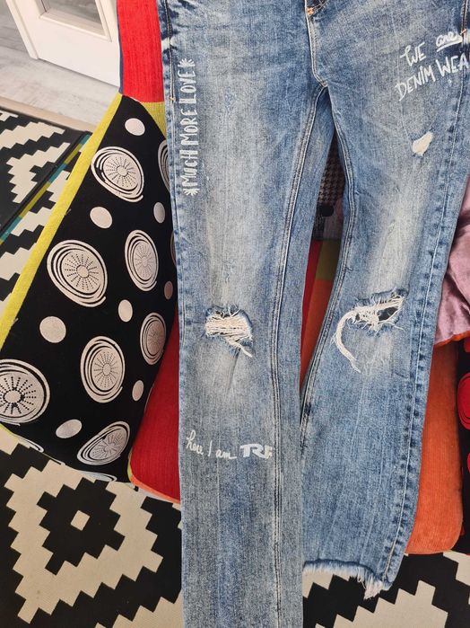 Jeans Zara noi cu eticheta
