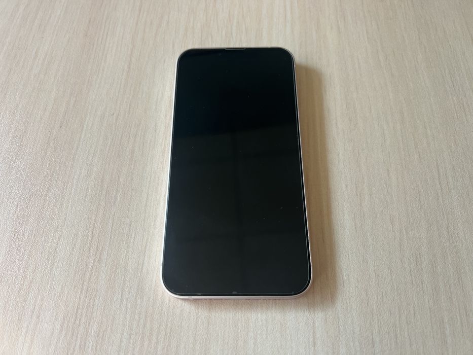 Apple iPhone 13- Продавам