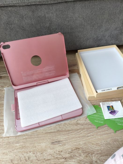 Husă pentru iPad 10/11 rotativă 360° cu tastatură  și touchpad