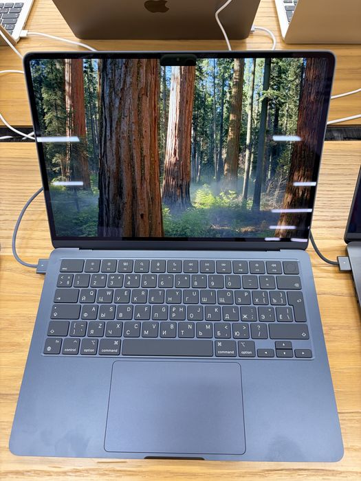 Продаю Macbook Air M2 16/256