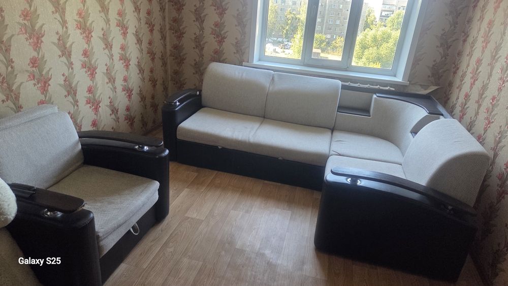 Продам диван с креслом