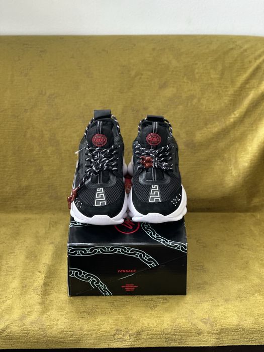 Versace Chain Reaction 40-41, 44-45