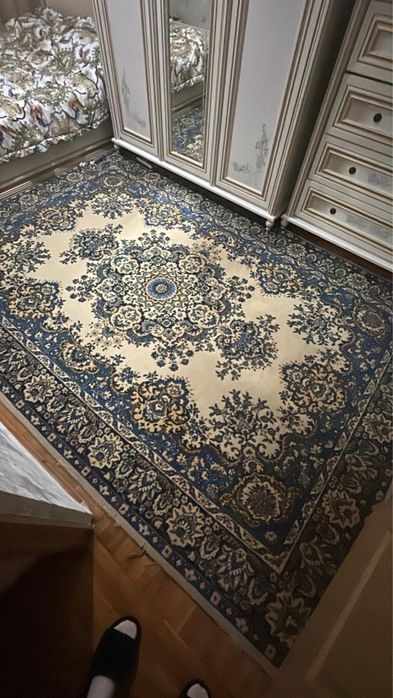 Ковер «травка» белый с рисунком и шерстяной синий