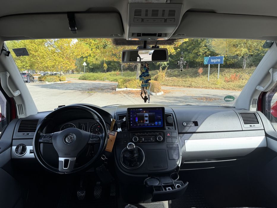 VOLKSWAGEN Multivan 2011 — imagine 4
