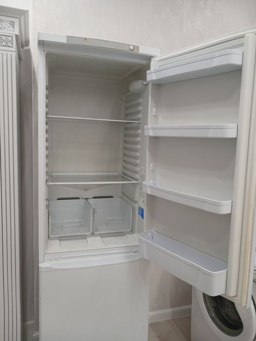 Продам холодильник Indesit