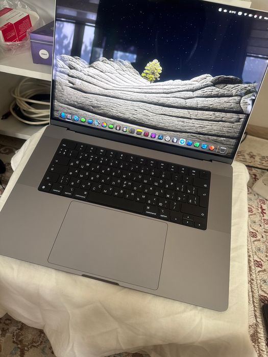 Macbook pro 16 32GB 512GB
