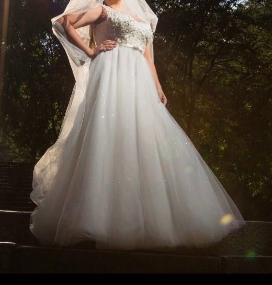 Дизайнерска сватбена рокля