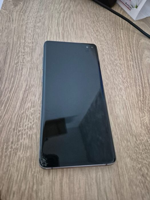 Vând Samsung S10+