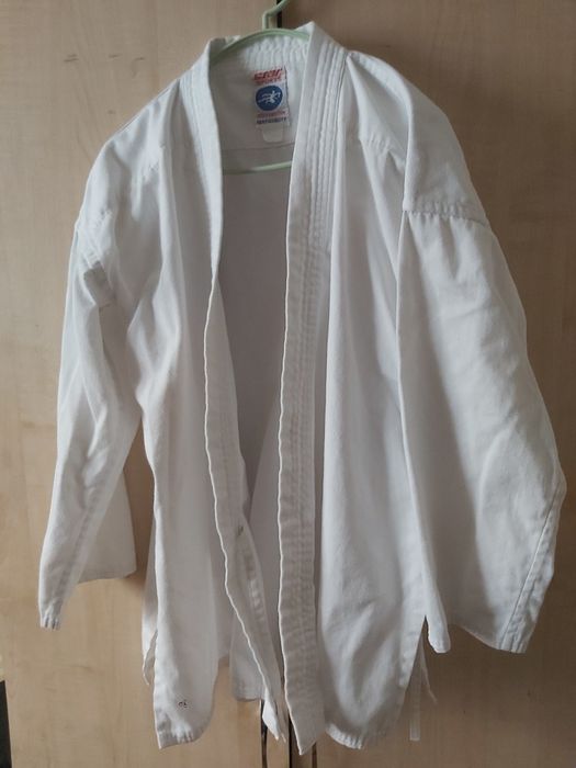 Продам кимоно белые