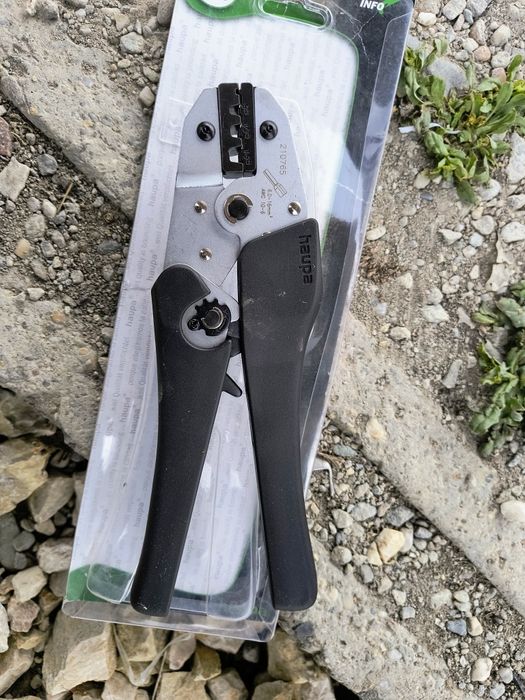 CLESTE SERTIZAT Haupa PINI DUBLII 2X6-16MM

- construcție robustă

- pentru pini terminali dubli

- prevăzut cu mecanism de blocare

- forță de presar