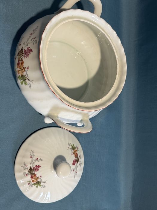 Български порцеланов супник