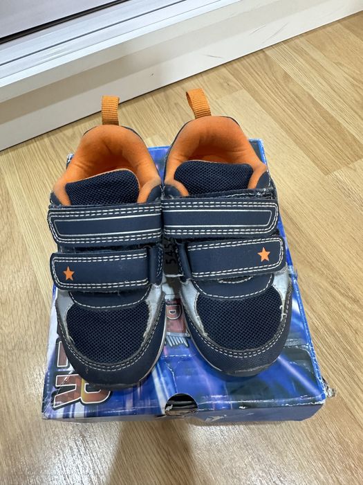 Кроссовки детские