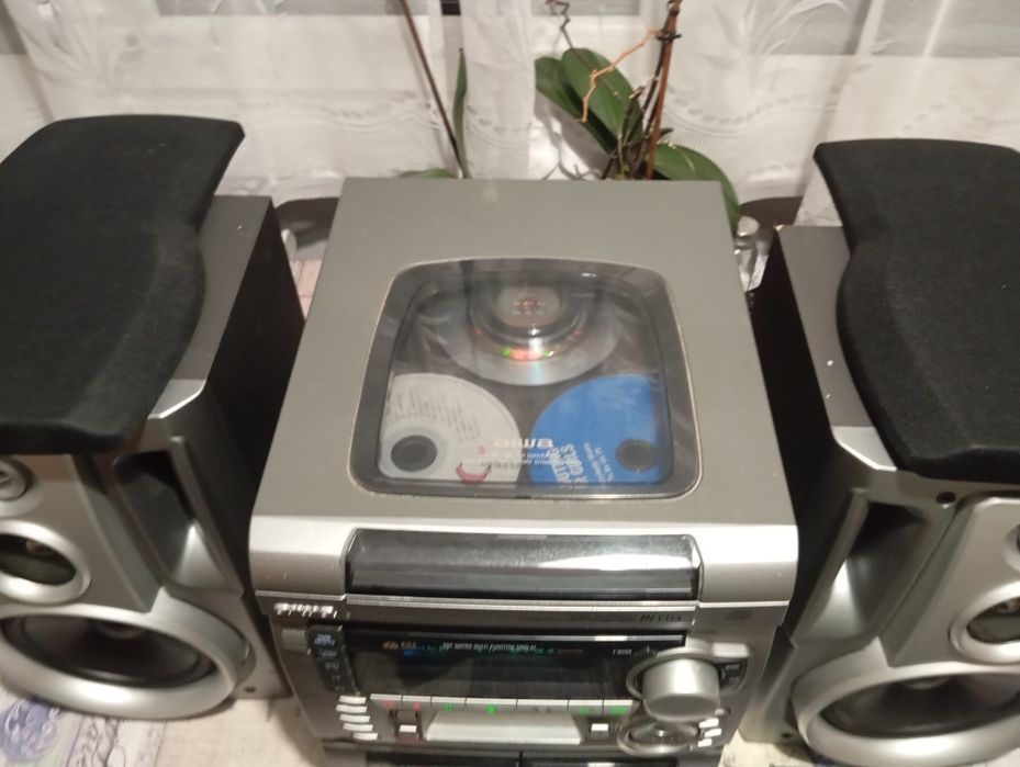 Ретро уредба Aiwa XR H33MD  работи отлично