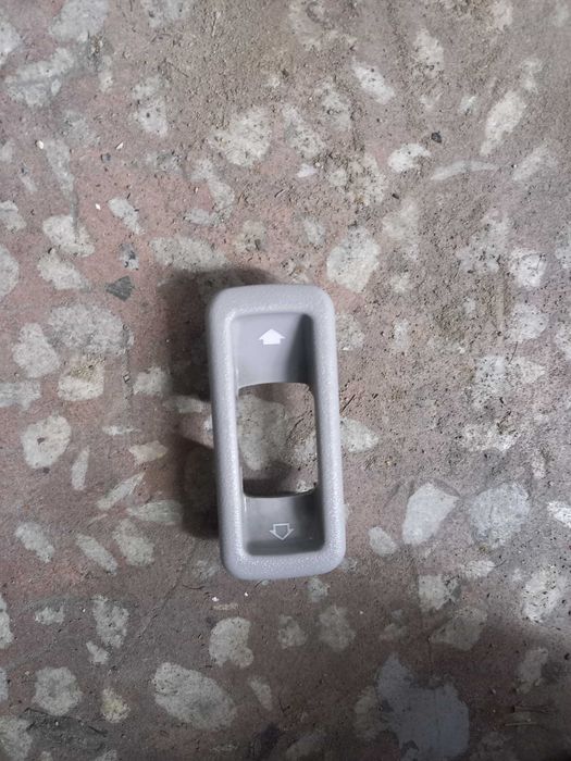 Кнопка люка с ободком ,паджеро 4