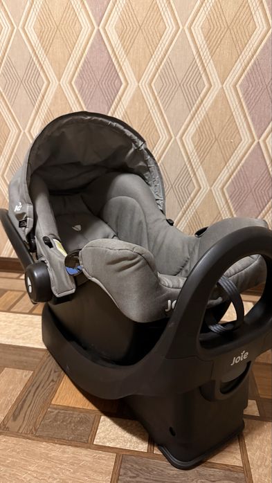 Автолюлька joie с креплением