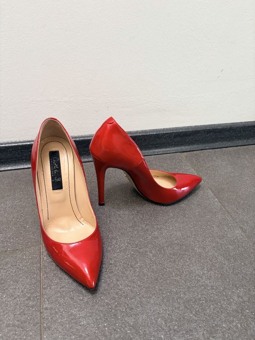 Pantofi stiletto roșii piele lăcuită – Cristhalia Customized