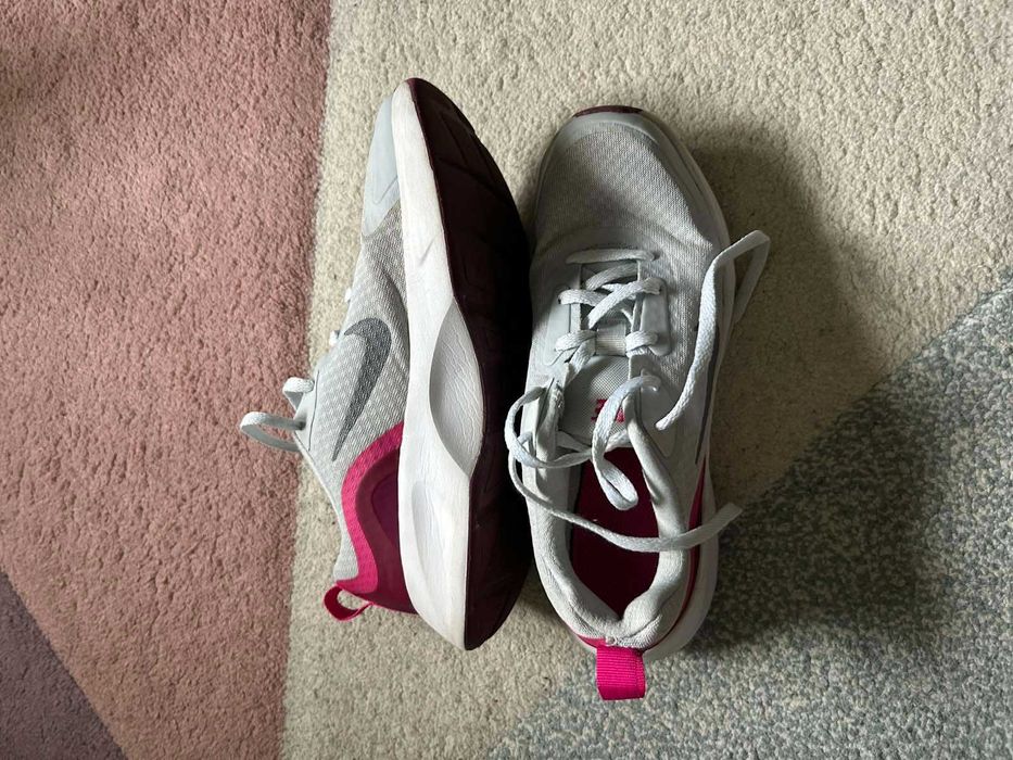 Маратонки NIKE, 36 номер