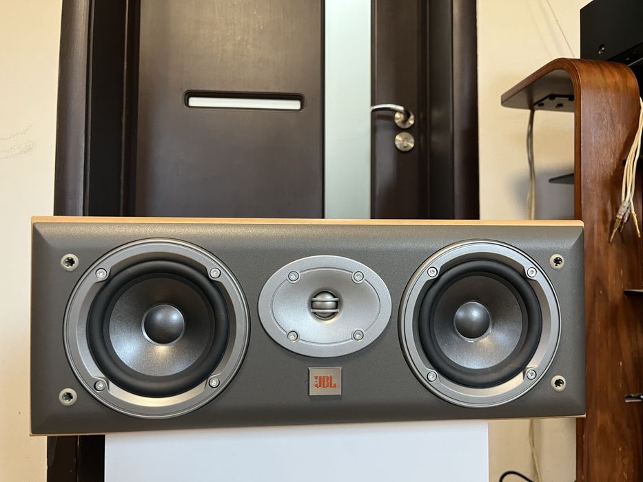 Baxa centru Jbl EC25