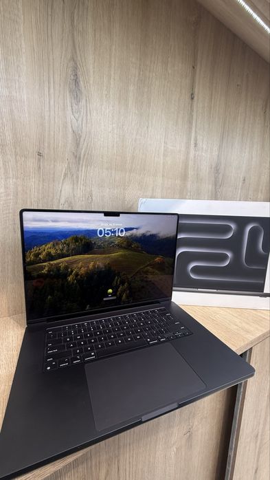 MacBook Pro M3 Pro 16” 16/512 GB, 95%, 53 цикла, полный комплект