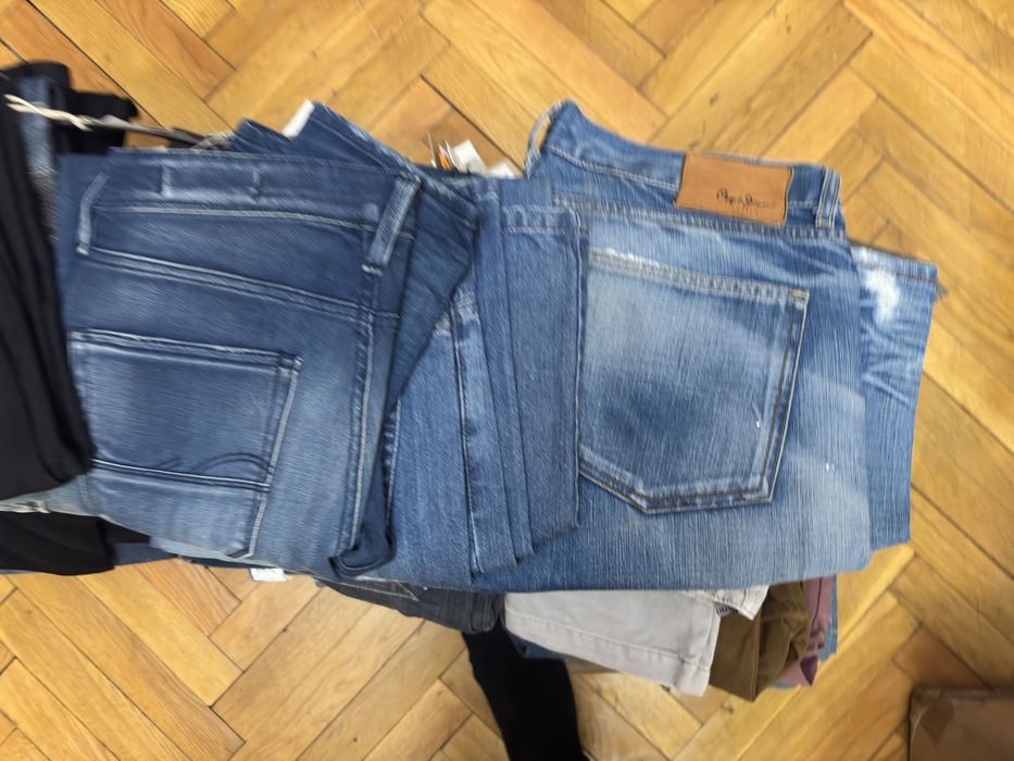 Stoc haine iarna noi cu eticheta (blugi,sacouri,pulovere)