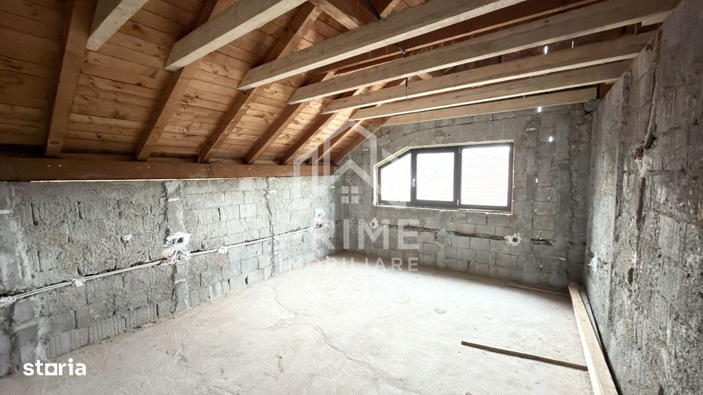 Casa de vanzare la rosu | 180 mp | 710 mp teren | Blaj