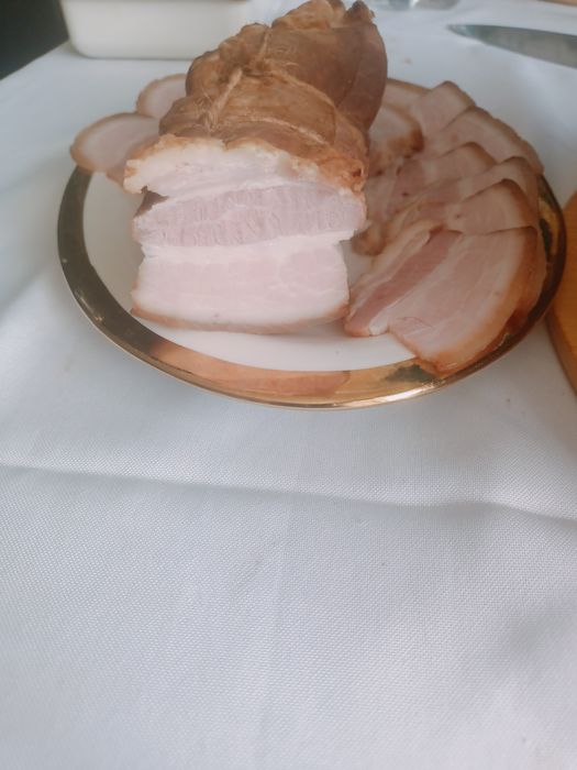 Сало копчёное , грудинка, подчревник.