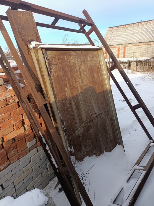 Продам гаражные ворота с коробкой