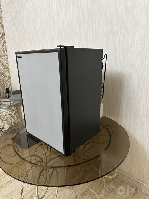 MiniBar Xolodilnik Vitrifrigo ITALIA