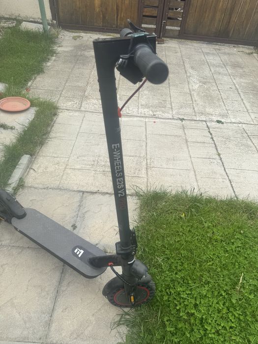 Vând trotinetă electrică E-Wheels E2S V2 PRO