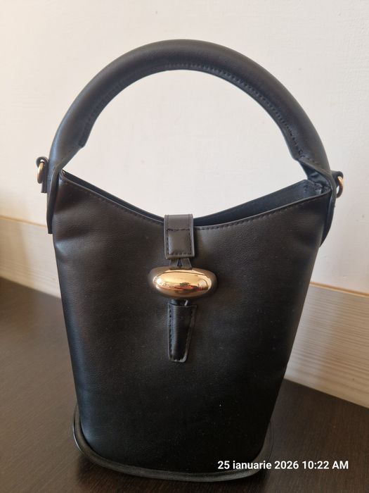 Geantă neagră elegantă,de mănă