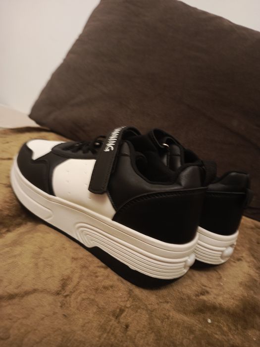 Кроссовки на колёсах